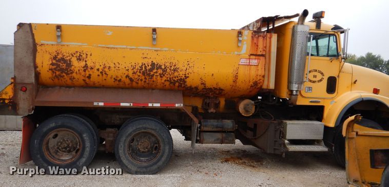 image for item KP9395 1999 Freightliner FL112  dump truck