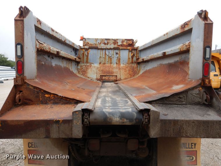 image for item KP9395 1999 Freightliner FL112  dump truck