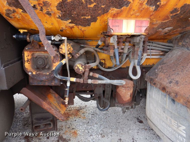 image for item KP9395 1999 Freightliner FL112  dump truck