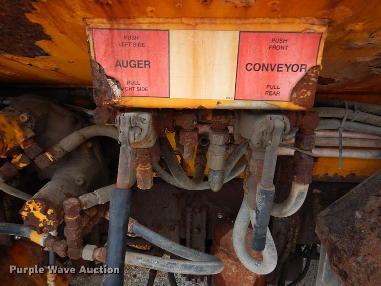 image for item KP9395 1999 Freightliner FL112  dump truck