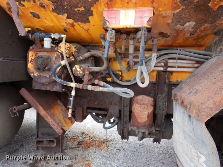 image for item KP9395 1999 Freightliner FL112  dump truck