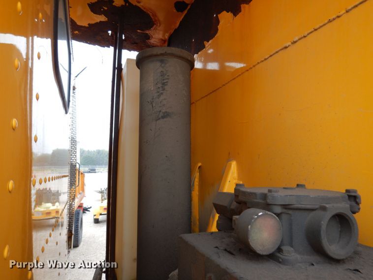 image for item KP9395 1999 Freightliner FL112  dump truck