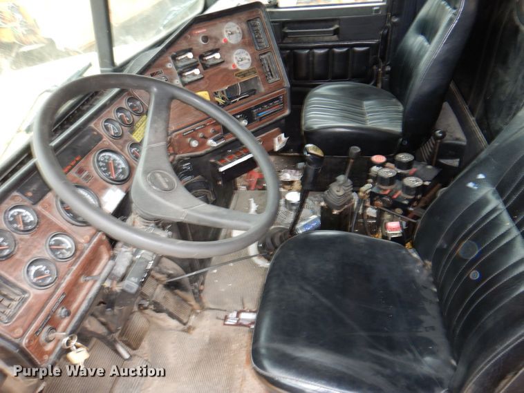 image for item KP9395 1999 Freightliner FL112  dump truck