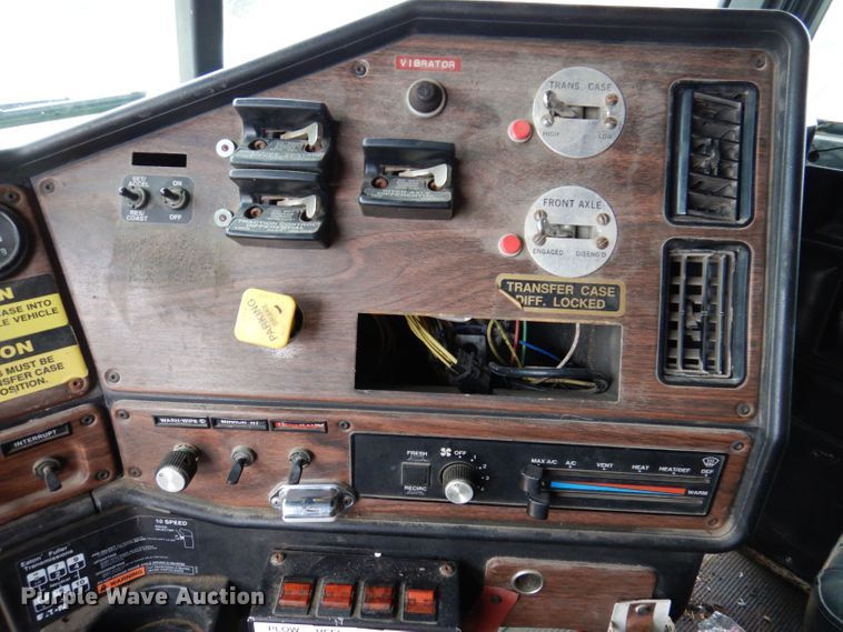 image for item KP9395 1999 Freightliner FL112  dump truck