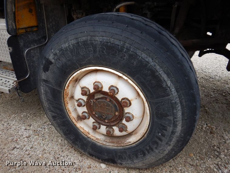 image for item KP9395 1999 Freightliner FL112  dump truck