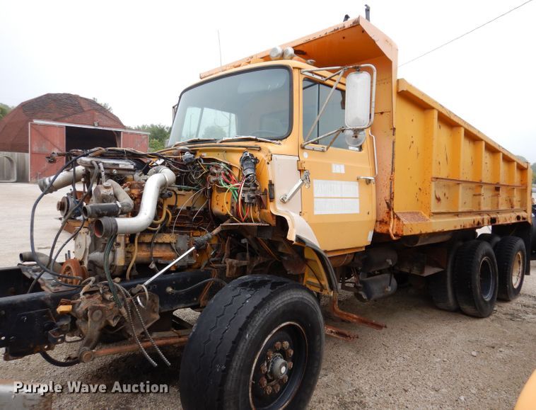 image for item KP9396 1988 Ford LTS9000  dump truck