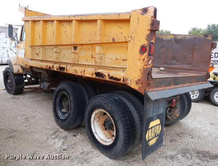 image for item KP9396 1988 Ford LTS9000  dump truck