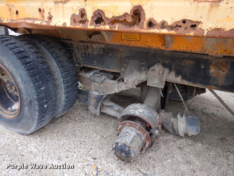 image for item KP9396 1988 Ford LTS9000  dump truck