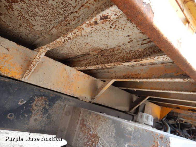 image for item KP9396 1988 Ford LTS9000  dump truck