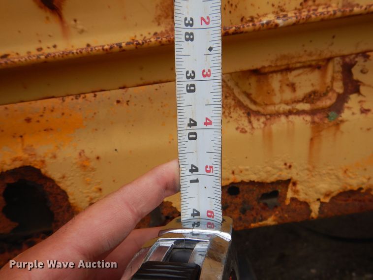 image for item KP9396 1988 Ford LTS9000  dump truck