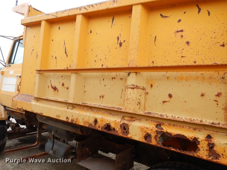 image for item KP9396 1988 Ford LTS9000  dump truck