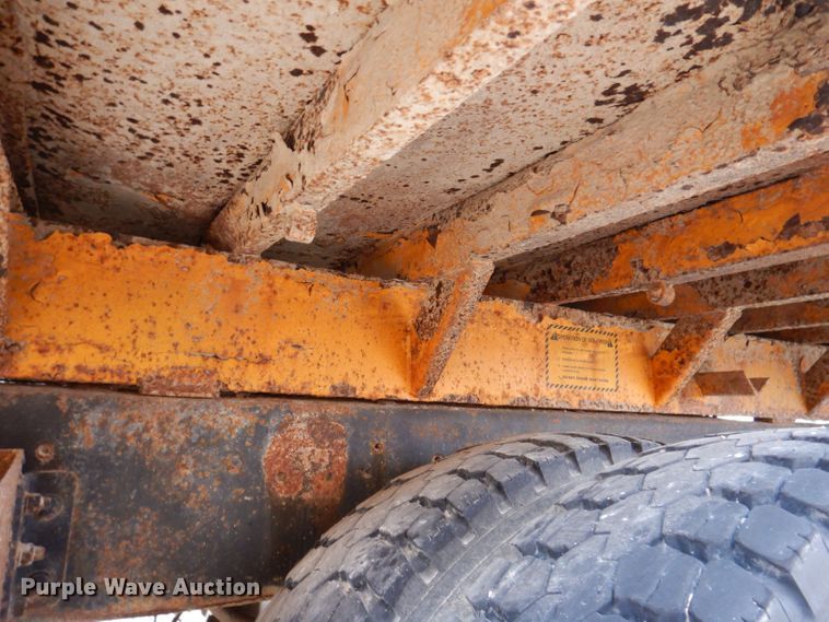 image for item KP9396 1988 Ford LTS9000  dump truck