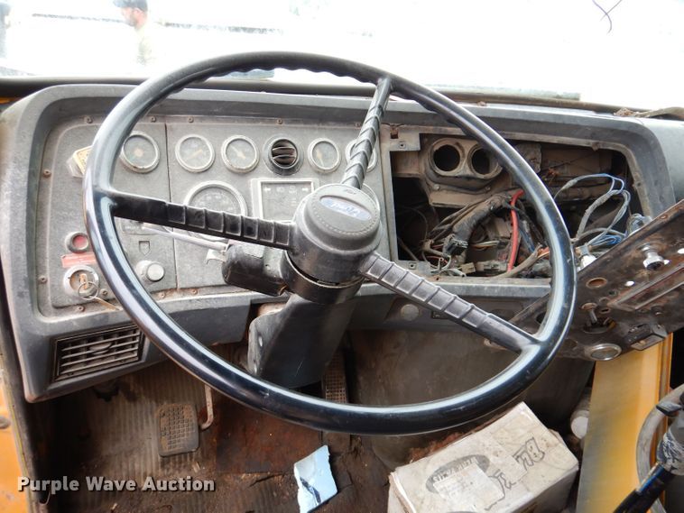 image for item KP9396 1988 Ford LTS9000  dump truck