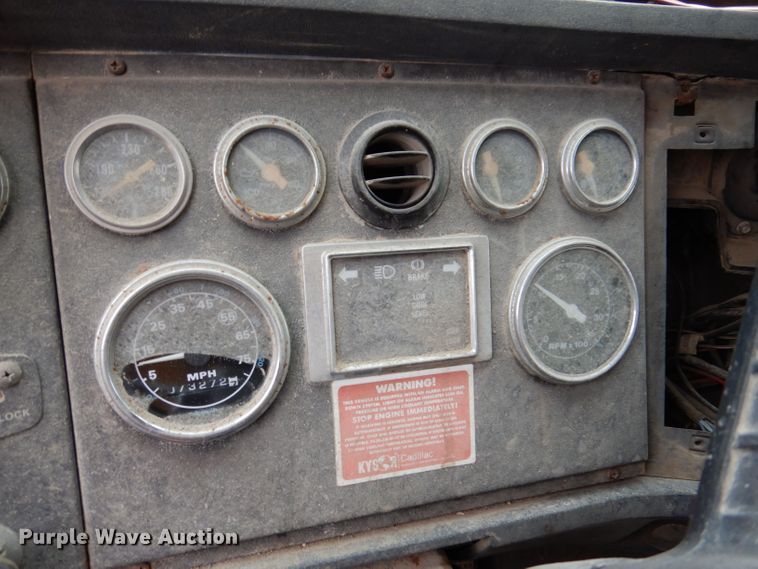 image for item KP9396 1988 Ford LTS9000  dump truck