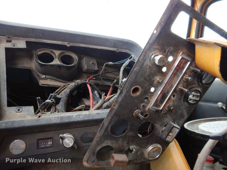 image for item KP9396 1988 Ford LTS9000  dump truck