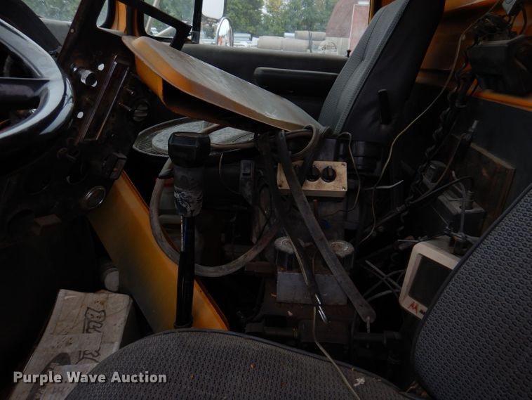 image for item KP9396 1988 Ford LTS9000  dump truck