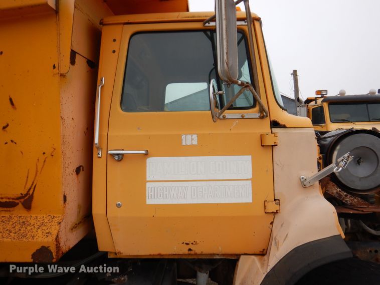 image for item KP9396 1988 Ford LTS9000  dump truck