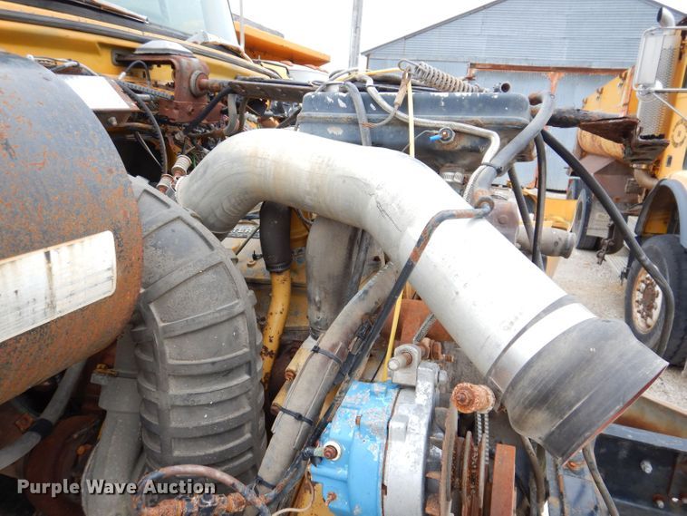 image for item KP9396 1988 Ford LTS9000  dump truck