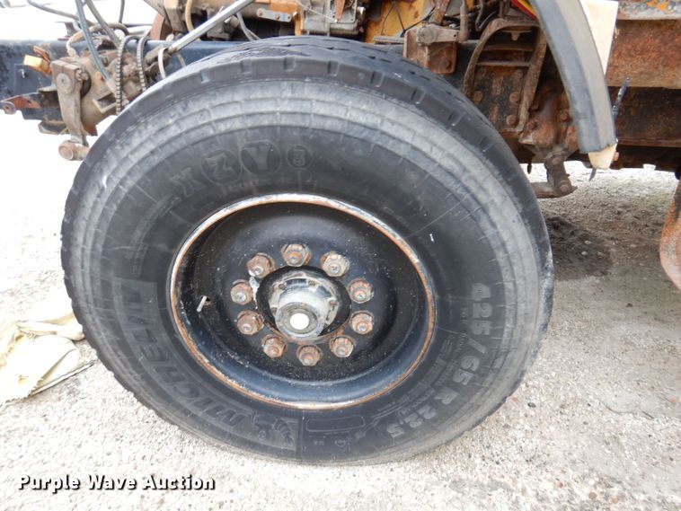 image for item KP9396 1988 Ford LTS9000  dump truck