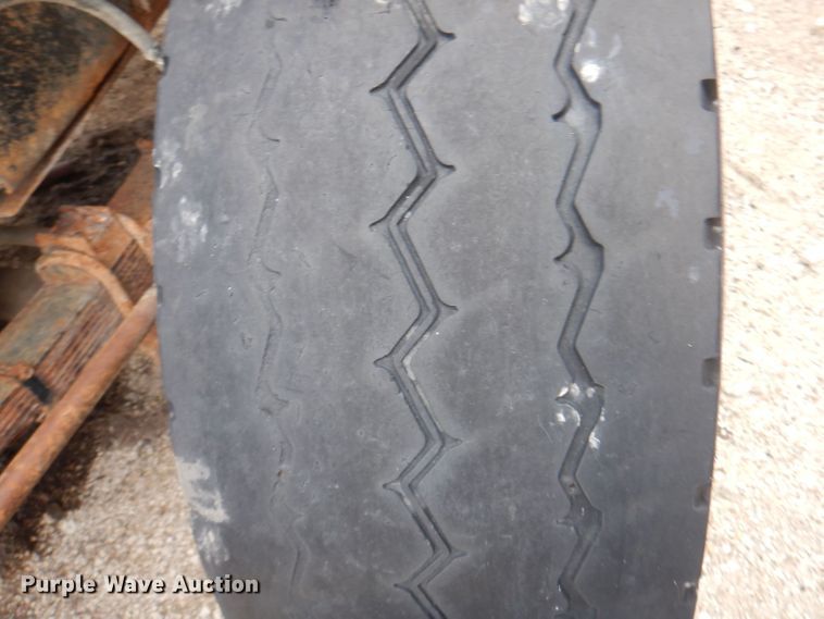 image for item KP9396 1988 Ford LTS9000  dump truck