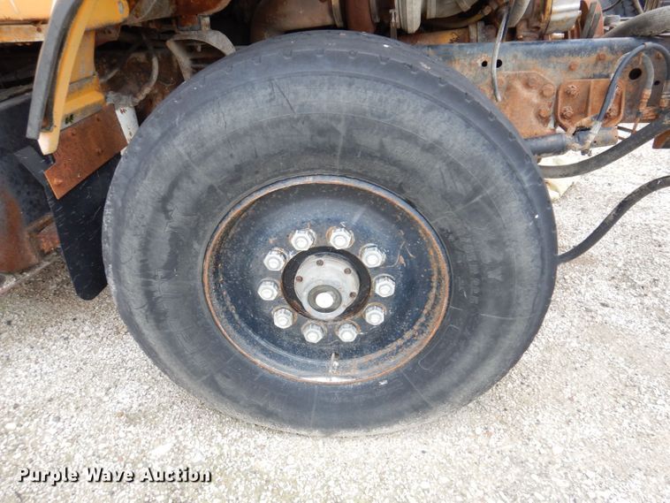 image for item KP9396 1988 Ford LTS9000  dump truck