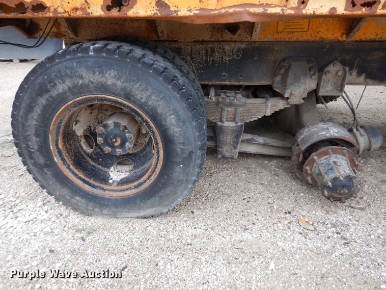 image for item KP9396 1988 Ford LTS9000  dump truck