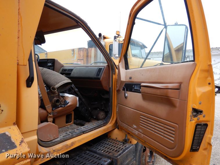 image for item KP9397 1991 Chevrolet Kodiak C5500  dump truck