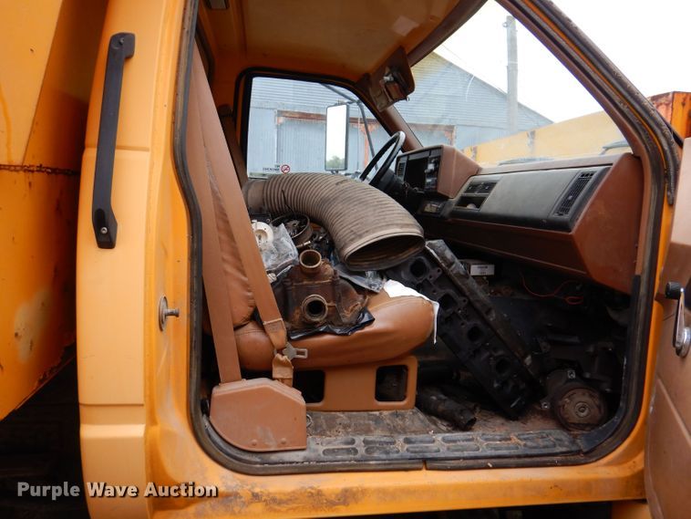 image for item KP9397 1991 Chevrolet Kodiak C5500  dump truck