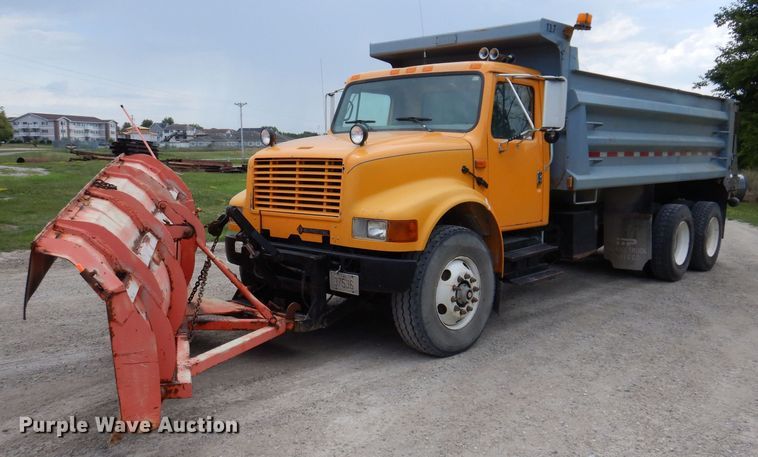 image for item KP9400 2001 International 4900  dump truck
