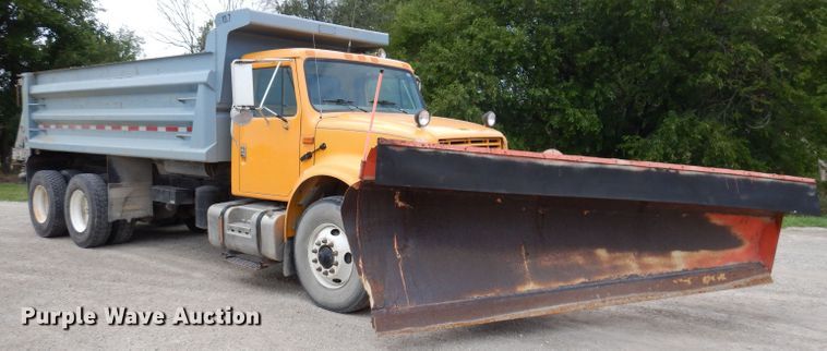 image for item KP9400 2001 International 4900  dump truck