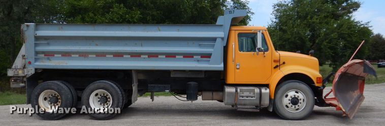image for item KP9400 2001 International 4900  dump truck
