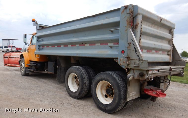 image for item KP9400 2001 International 4900  dump truck