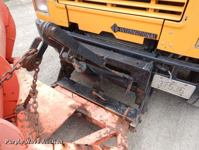 image for item KP9400 2001 International 4900  dump truck