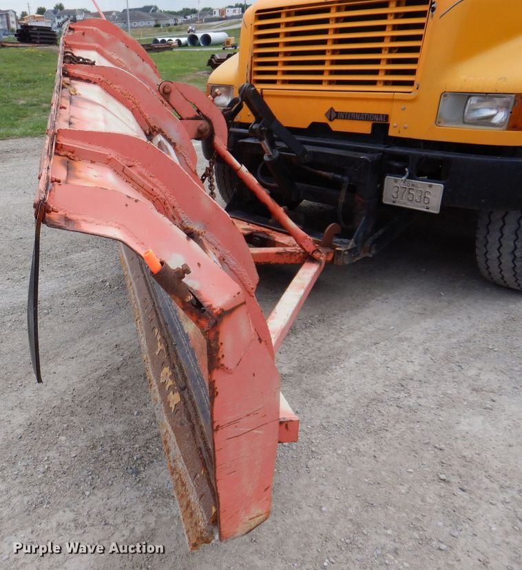 image for item KP9400 2001 International 4900  dump truck