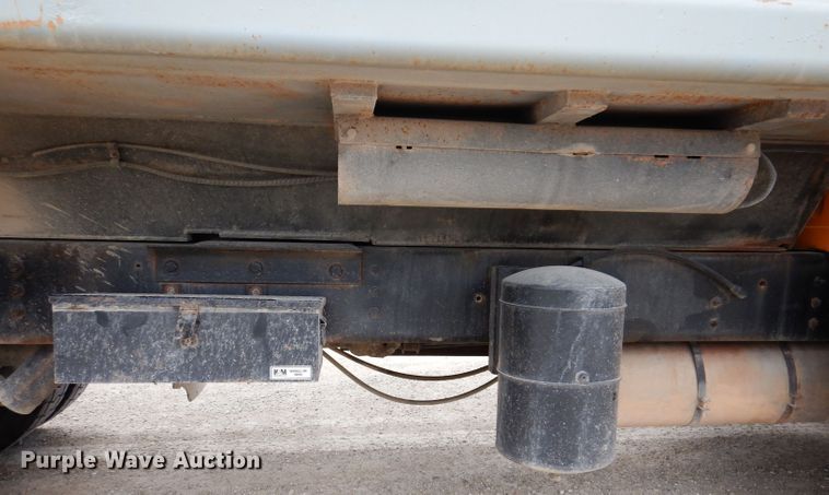 image for item KP9400 2001 International 4900  dump truck