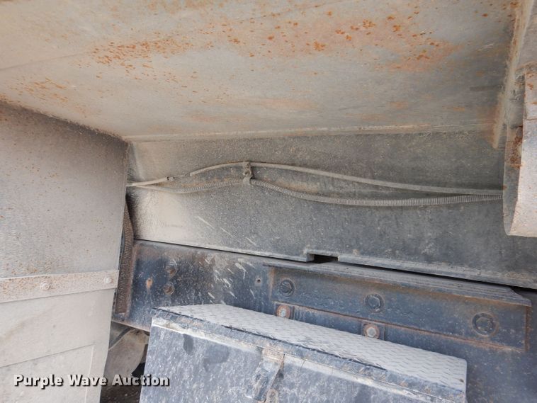 image for item KP9400 2001 International 4900  dump truck