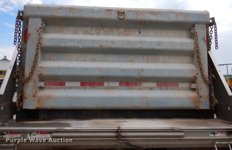 image for item KP9400 2001 International 4900  dump truck