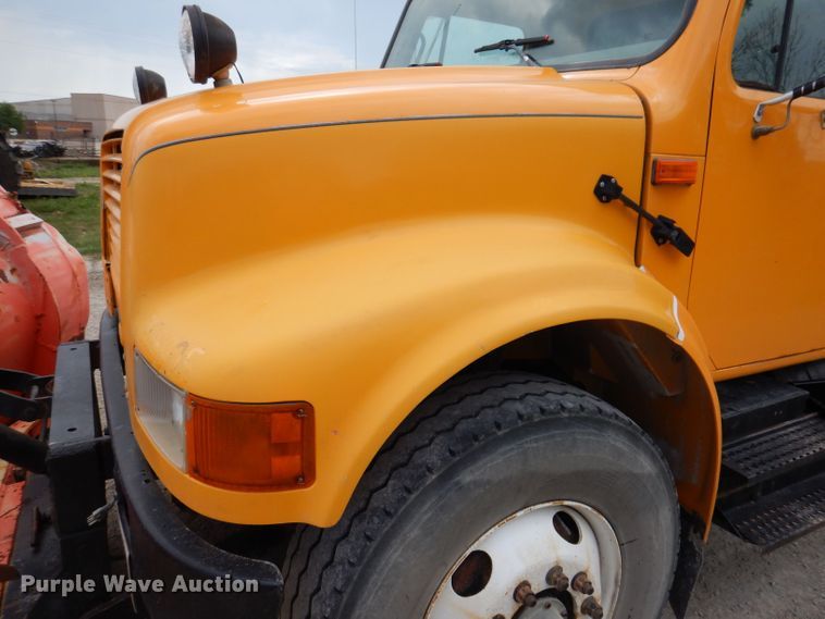 image for item KP9400 2001 International 4900  dump truck