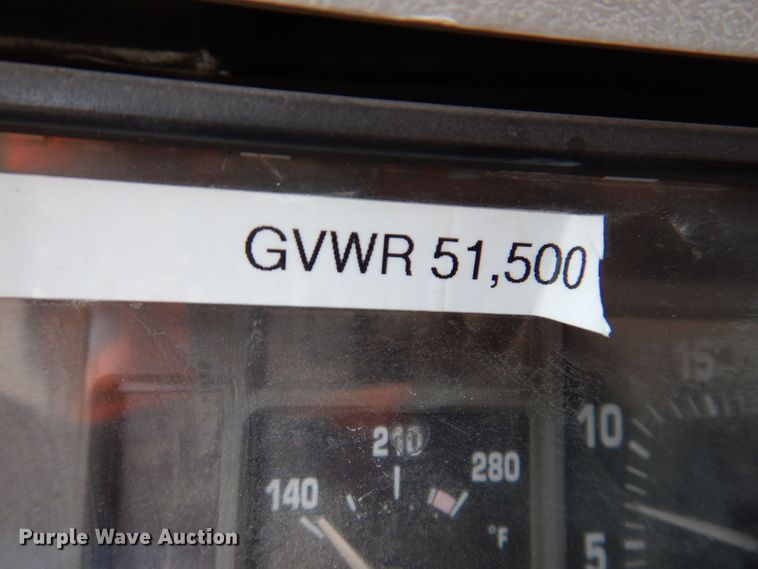 image for item KP9400 2001 International 4900  dump truck