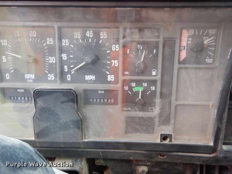 image for item KP9400 2001 International 4900  dump truck