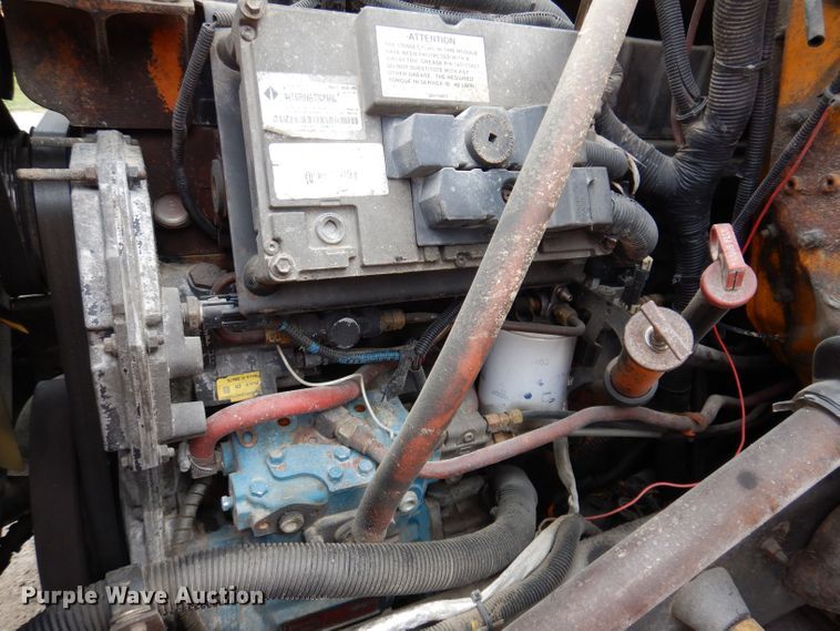 image for item KP9400 2001 International 4900  dump truck