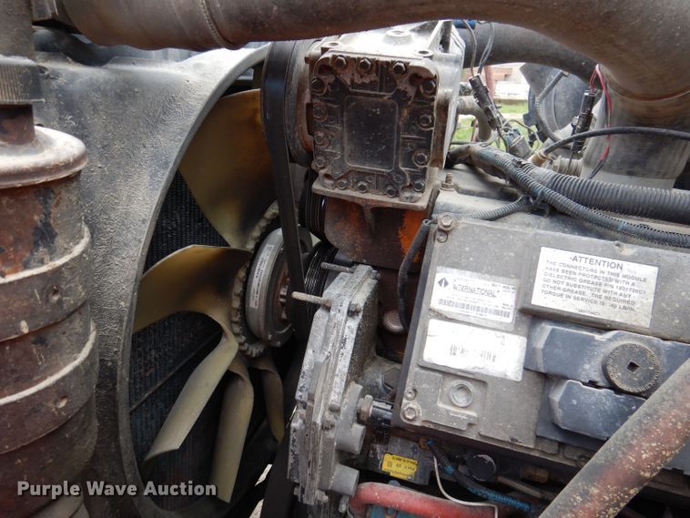 image for item KP9400 2001 International 4900  dump truck