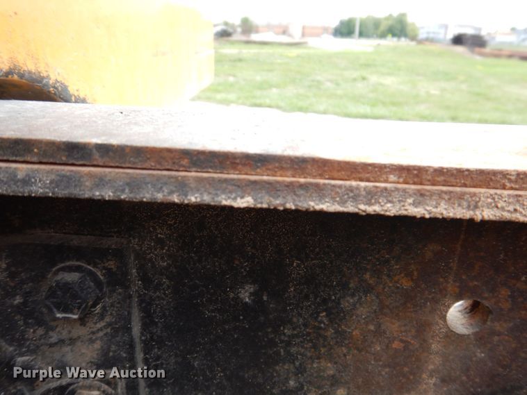 image for item KP9400 2001 International 4900  dump truck