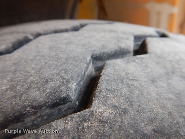 image for item KP9400 2001 International 4900  dump truck