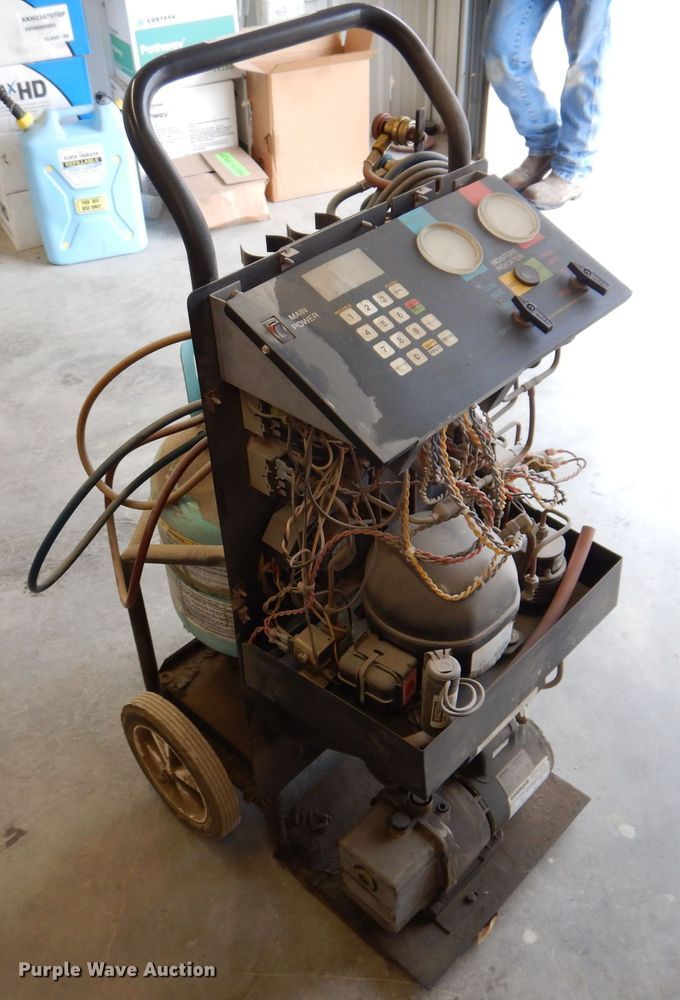 image for item KP9401 Robinair 34700  AC charging unit