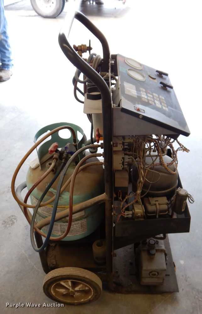 image for item KP9401 Robinair 34700  AC charging unit