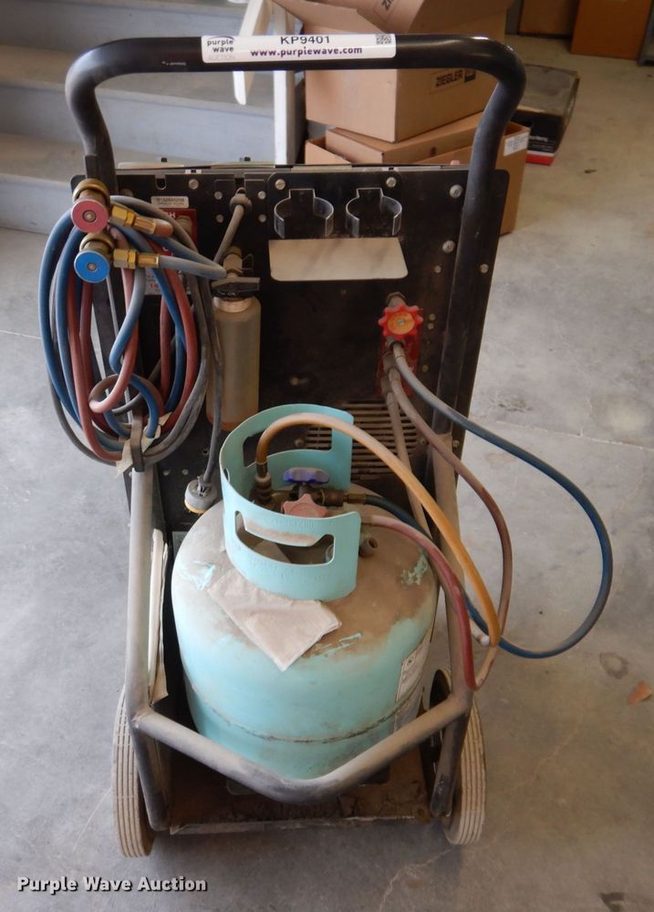 image for item KP9401 Robinair 34700  AC charging unit