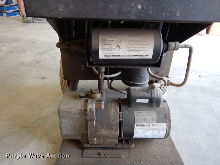 image for item KP9401 Robinair 34700  AC charging unit