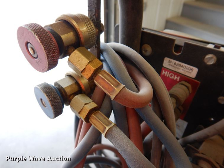 image for item KP9401 Robinair 34700  AC charging unit