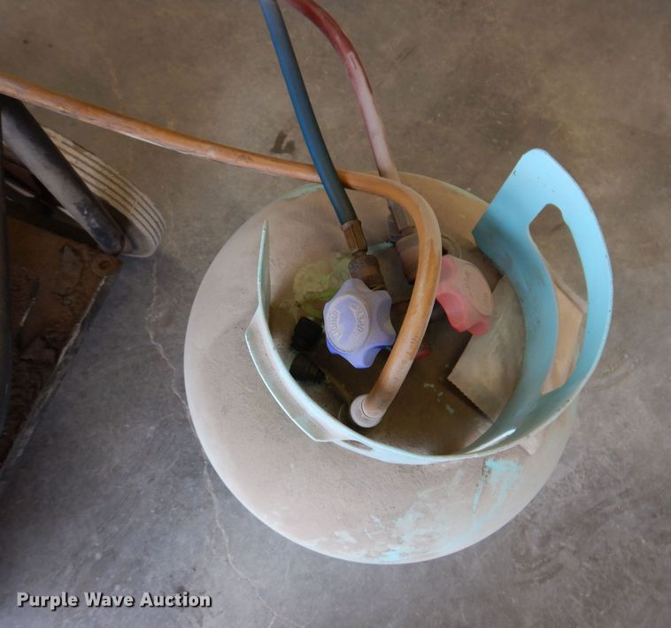 image for item KP9401 Robinair 34700  AC charging unit